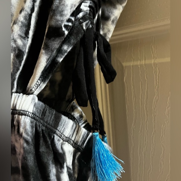 NWT - Random Hearts - Tie-Dye Side cut-out Romper - Girls Size Large - Picture 4 of 5